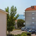 Appartement Cozy Nur 800 Meter Zum Mit Meerblick, Grill, Privatparkplatz Crikvenica