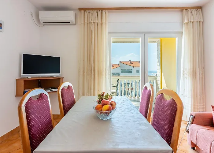 Apartamento Cozy Nur 800 Meter Zum Mit Meerblick, Grill, Privatparkplatz Crikvenica