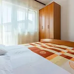 Cozy Nur 800 Meter Zum Mit Meerblick, Grill, Privatparkplatz Apartment Crikvenica