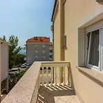 Cozy Nur 800 Meter Zum Mit Meerblick, Grill, Privatparkplatz * Crikvenica