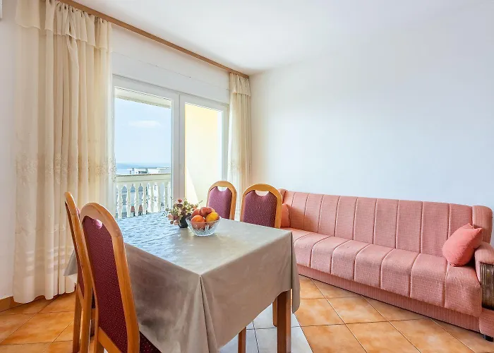 Cozy Nur 800 Meter Zum Mit Meerblick, Grill, Privatparkplatz * Crikvenica