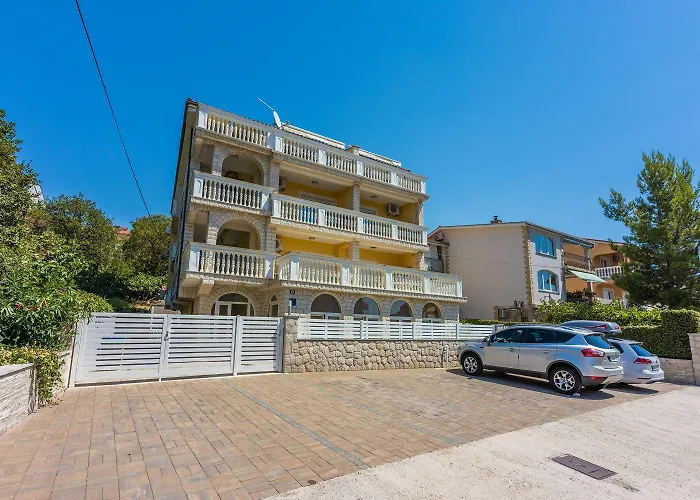 Cozy Nur 800 Meter Zum Mit Meerblick, Grill, Privatparkplatz * Crikvenica